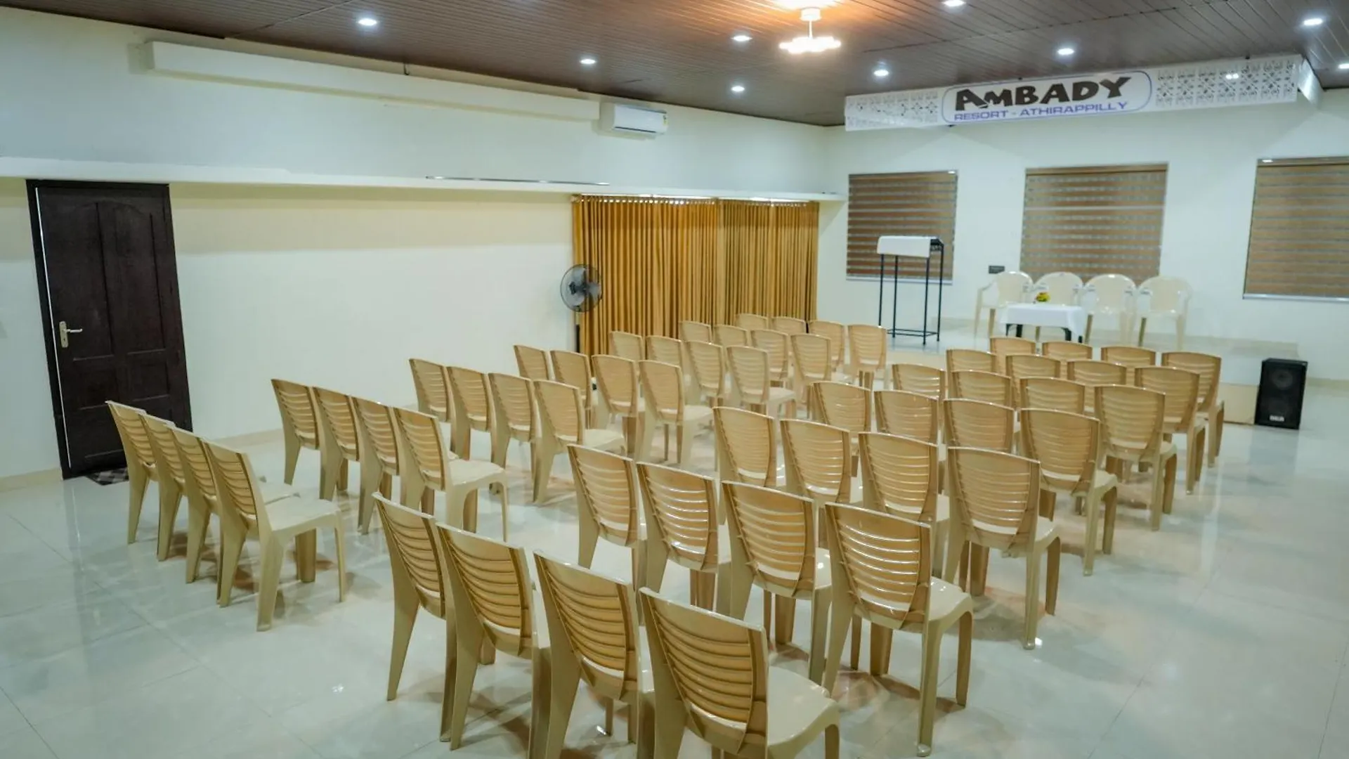 Athirappilly Ambady Resort الهند
